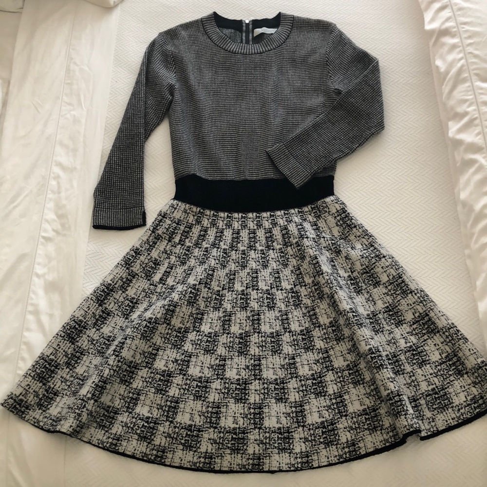 D. Exterior Black & White Fit & Flair Knit Dress